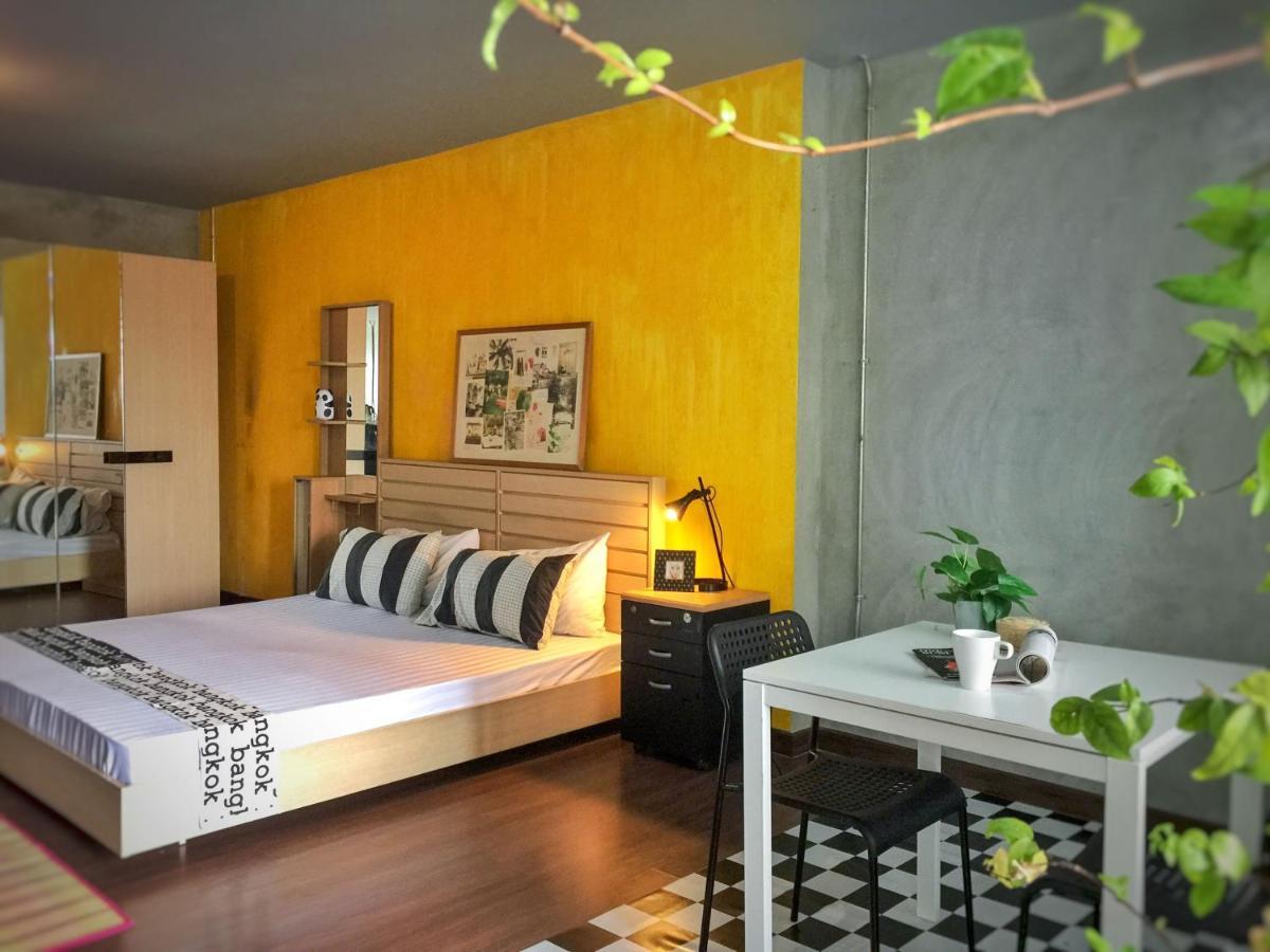 Five Stars Ratchada 19 Hostel Bangkok Buitenkant foto