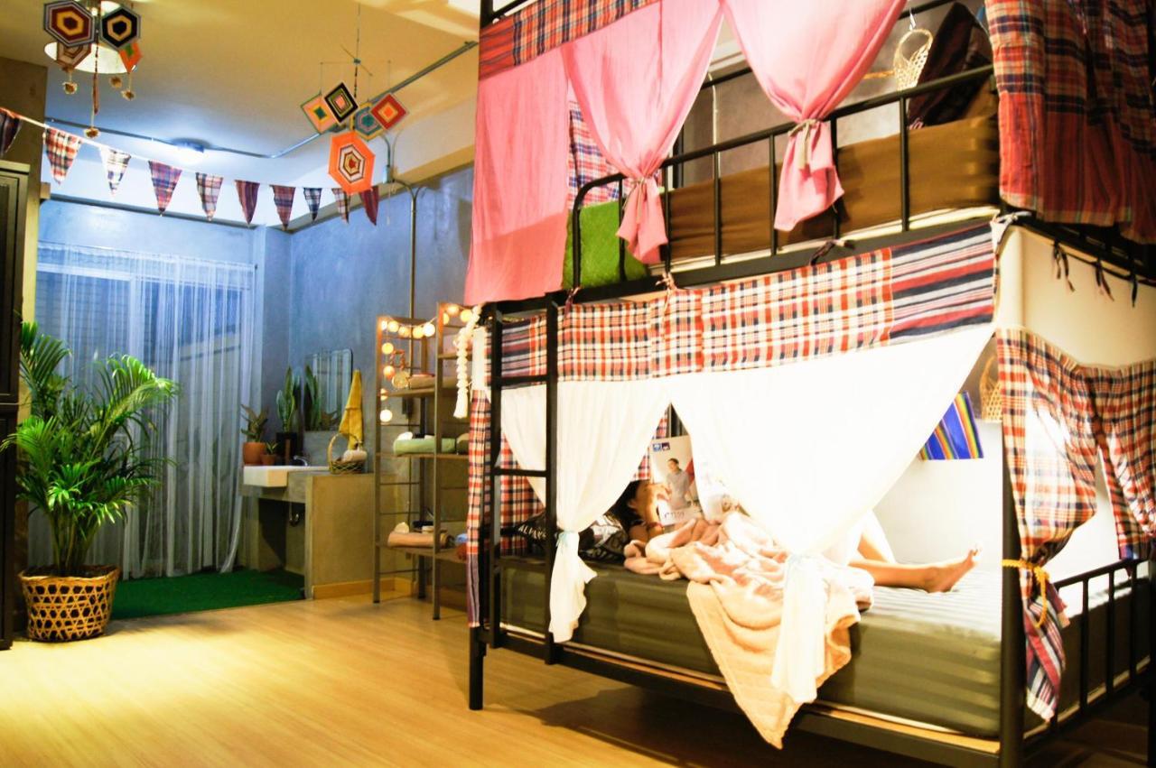 Five Stars Ratchada 19 Hostel Bangkok Buitenkant foto
