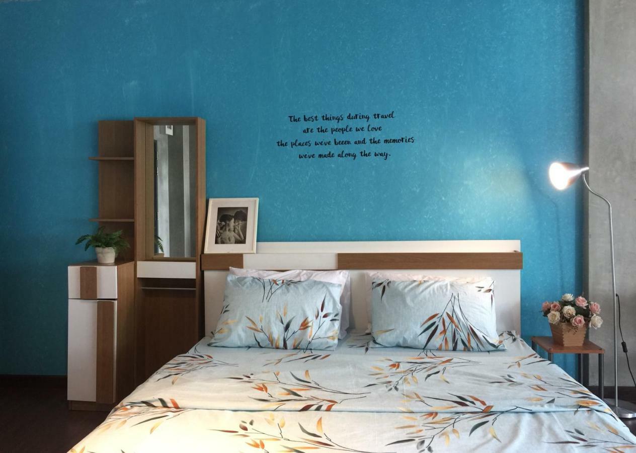 Five Stars Ratchada 19 Hostel Bangkok Buitenkant foto