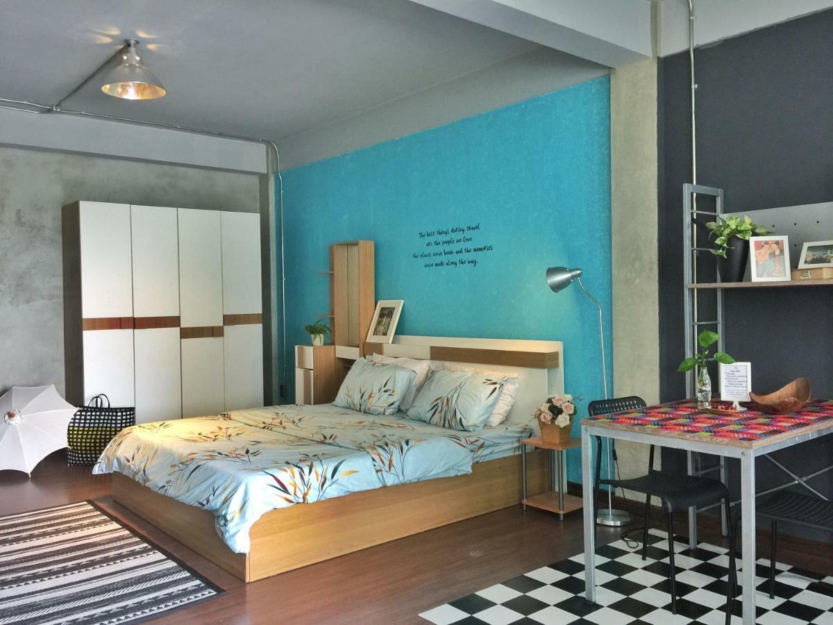 Five Stars Ratchada 19 Hostel Bangkok Buitenkant foto