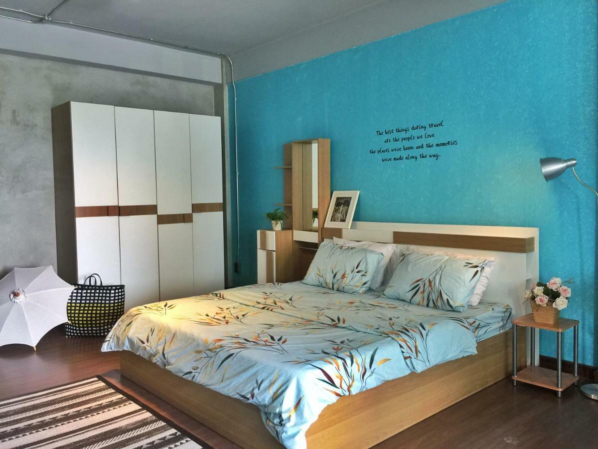 Five Stars Ratchada 19 Hostel Bangkok Buitenkant foto