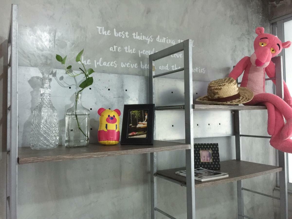 Five Stars Ratchada 19 Hostel Bangkok Buitenkant foto